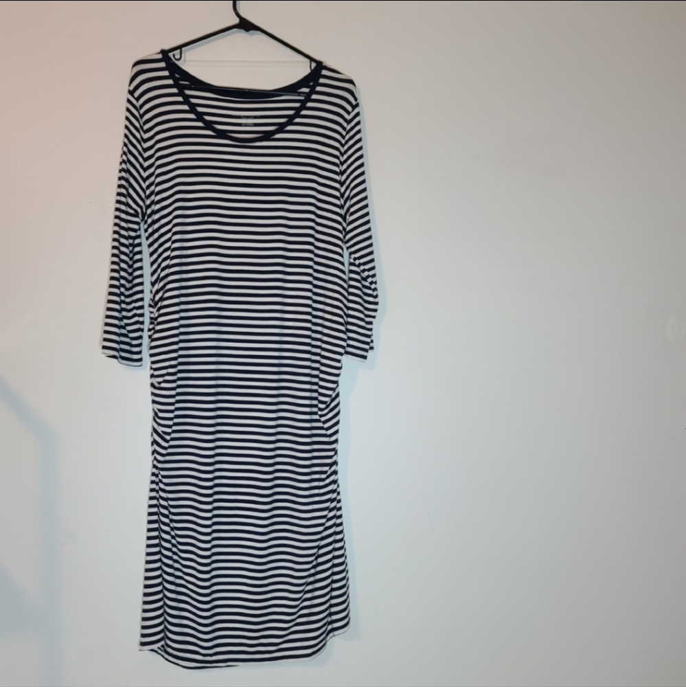 Liz Lange Maternity 3/4 Sleeve T-Shirt Dress